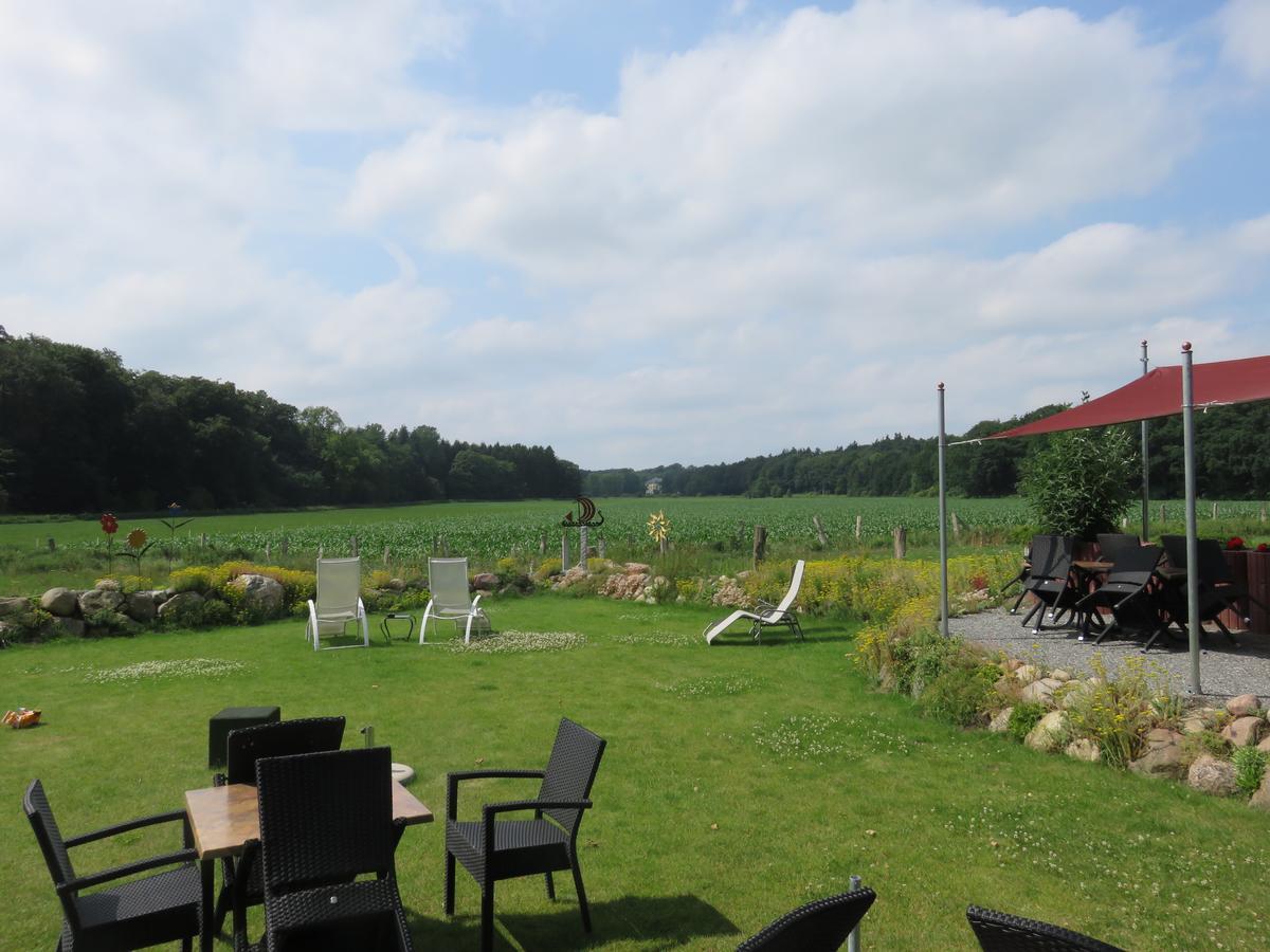 Bredeneeker Gasthaus Rastorf エクステリア 写真